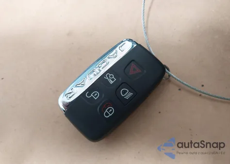 2018 Jaguar Xe 25T Premium из США, поврежденный, VIN SAJAD4FX2JCP23080